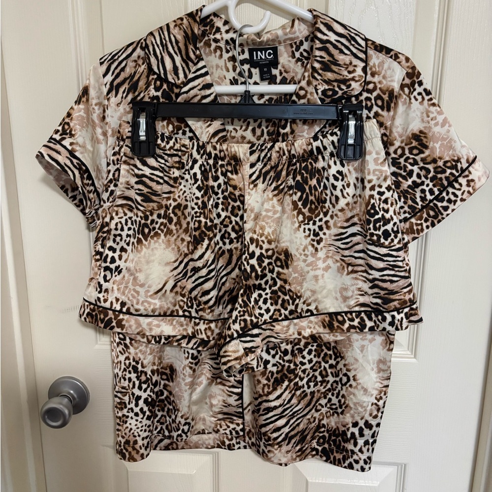 INC International Concepts 2-Piece Stretch Satin Pajama Set Leopard Print XS - Picture 2 of 11